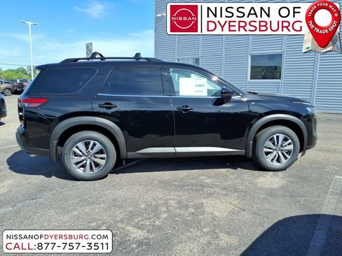 New 2026 Nissan Pathfinder SL FWD image 2
