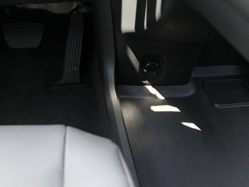 Certified 2026 Toyota Sienna XLE FWD image 24