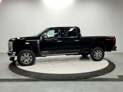 New 2026 Ford F250 Lariat w/ Lariat Ultimate Package image 4
