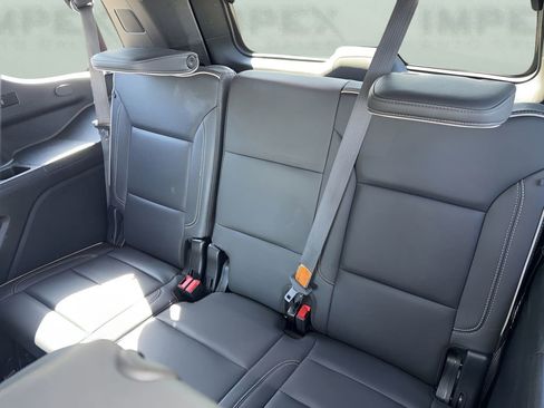 Used 2024 Chevrolet Tahoe Premier RWD image 13