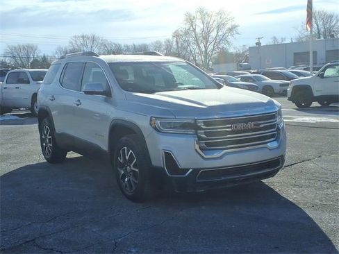 Used 2020 GMC Acadia SLE w/ Driver Convenience Package image 3