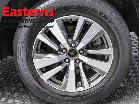 Used 2022 Nissan Pathfinder SL AWD/4WD image 8