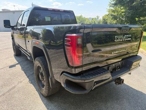 Used 2024 GMC Sierra 2500 Denali Ultimate AWD/4WD image 6