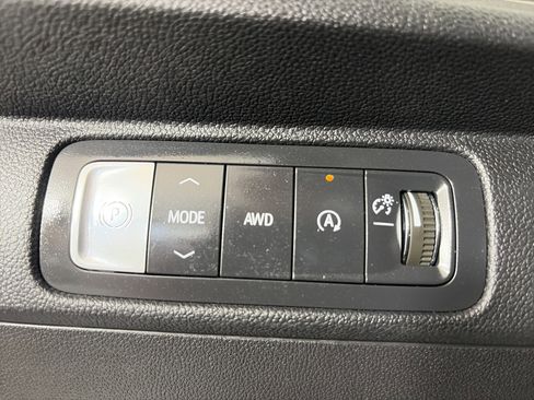 Used 2024 Chevrolet Traverse LS AWD/4WD image 30