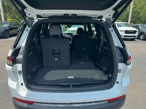 Used 2025 Jeep Grand Cherokee L Limited RWD image 9