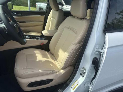 New 2026 Jeep Grand Cherokee L Limited AWD/4WD image 25