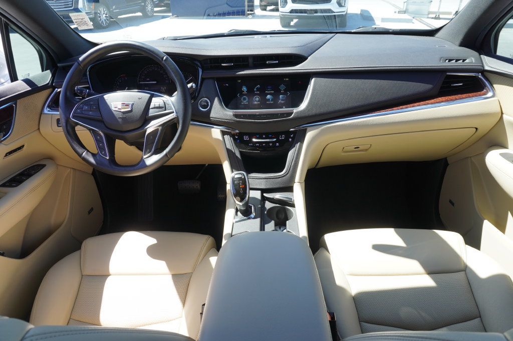 Used 2019 Cadillac XT5 Premium Luxury AWD/4WD image 14