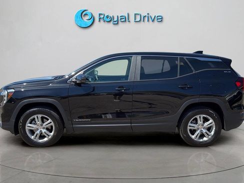 Used 2024 GMC Terrain SLE AWD/4WD image 3