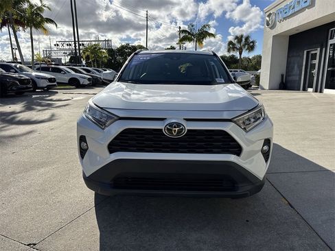 Used 2021 Toyota RAV4 XLE Premium image 30