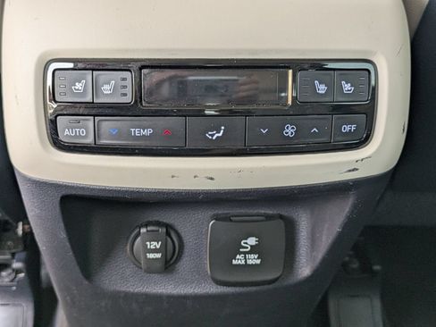 Used 2024 Hyundai Palisade Limited FWD image 17