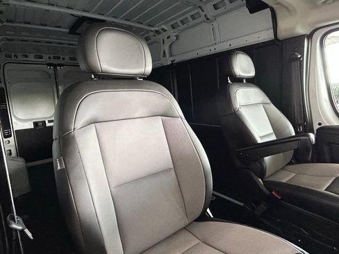 Used 2024 RAM ProMaster 2500 w/ Convenience Group FWD image 32