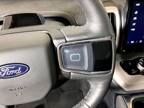Certified 2025 Ford Expedition Active AWD/4WD image 15