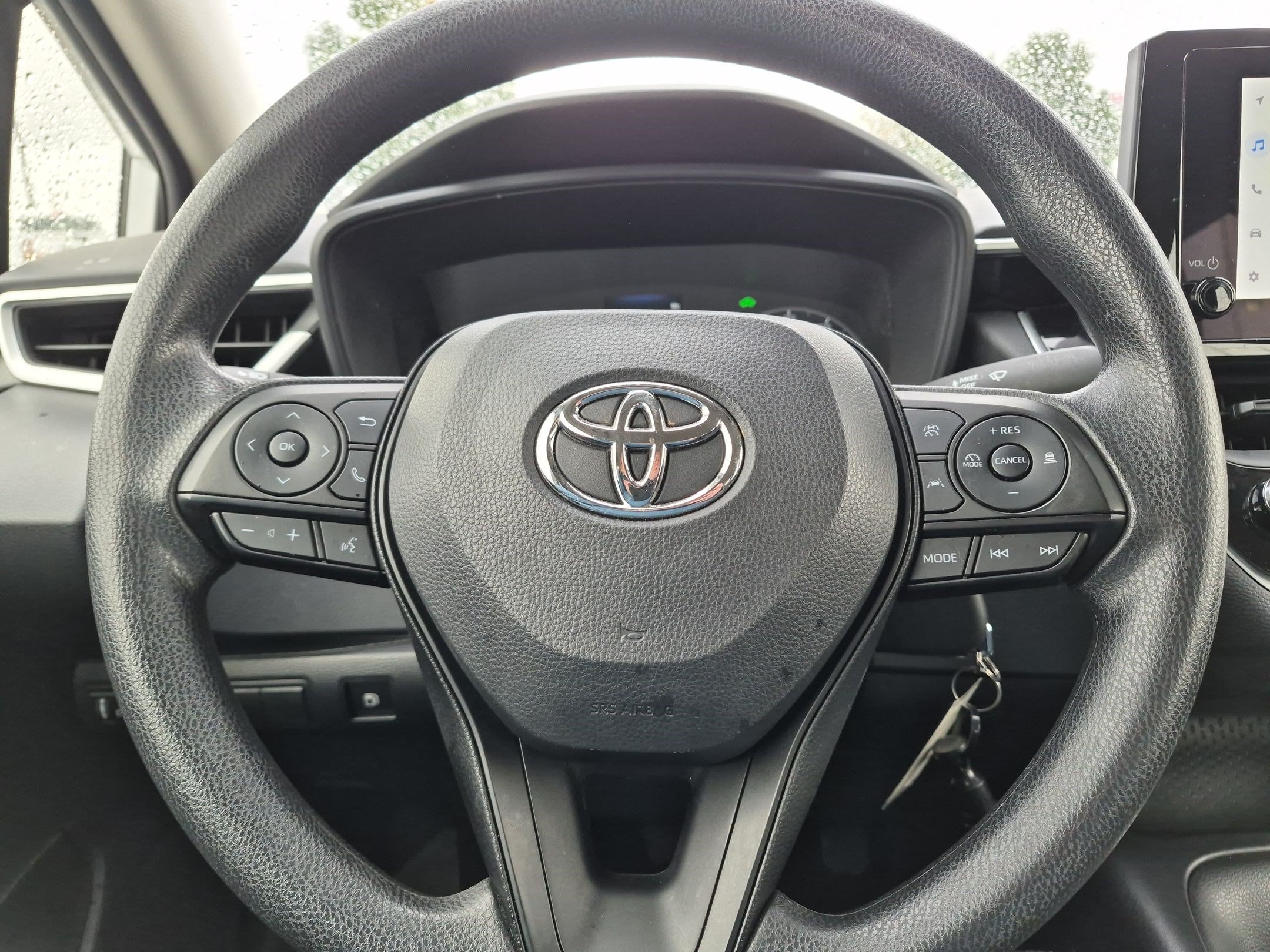 Used 2025 Toyota Corolla LE FWD image 19