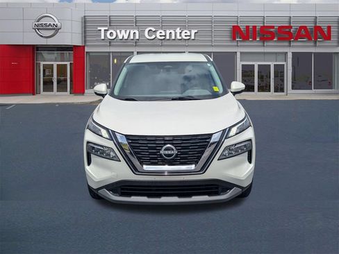 Certified 2023 Nissan Rogue SV FWD image 2