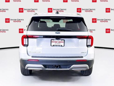 Used 2025 Ford Explorer Platinum AWD/4WD image 6