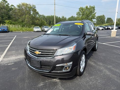 Used 2016 Chevrolet Traverse LT w/ Style and Technology Package AWD/4WD image 2
