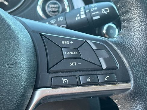 Used 2019 Nissan Rogue SV image 27