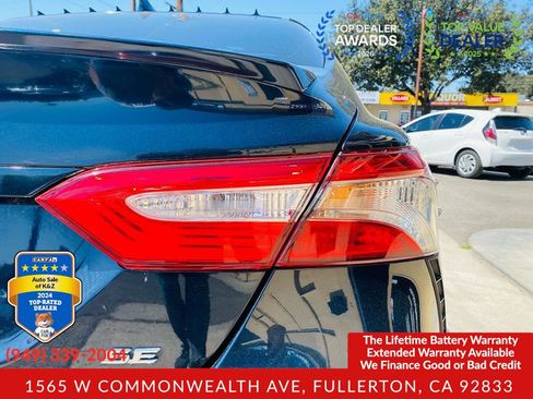 Used 2019 Toyota Camry SE w/ Carpet Mat Package FWD image 20