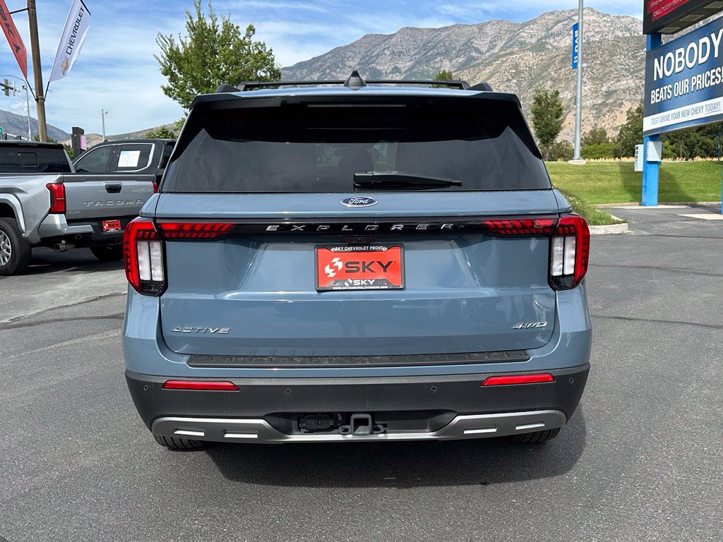 Used 2025 Ford Explorer Active w/ Active Comfort Package AWD/4WD image 8