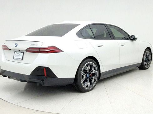Used 2025 BMW i5 xDrive40 w/ M Sport Package AWD/4WD image 5
