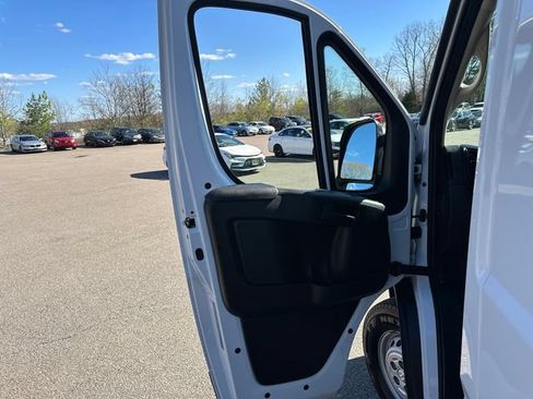 Used 2025 RAM ProMaster 2500 w/ U-Haul Equipment Group FWD image 21