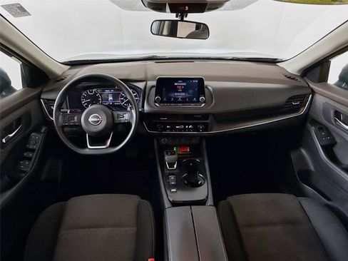 Used 2023 Nissan Rogue SV image 29