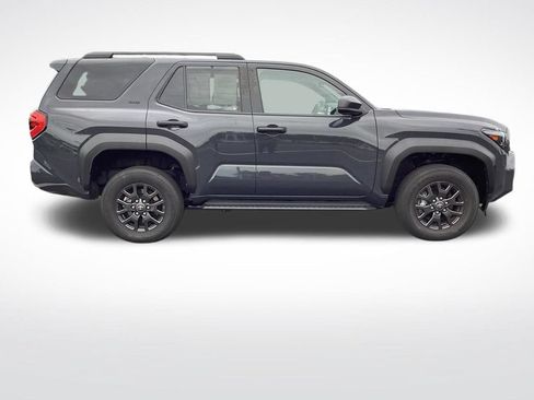 Used 2025 Toyota 4Runner SR5 AWD/4WD image 10