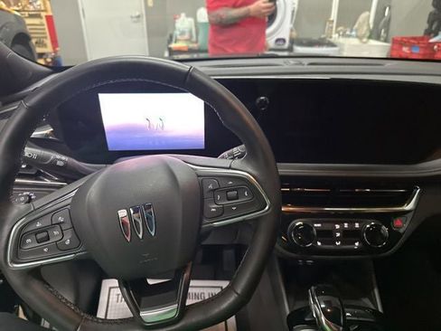 Used 2024 Buick Envista Sport Touring w/ Convenience I Package FWD image 10