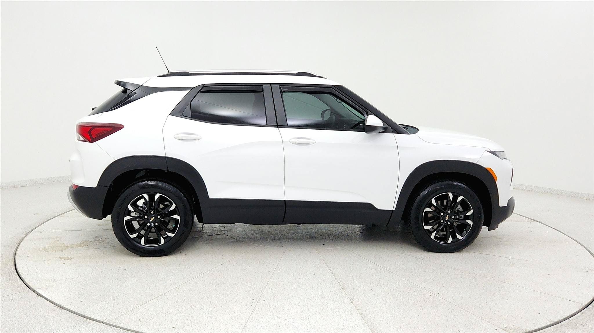 Used 2023 Chevrolet TrailBlazer LT w/ Convenience Package FWD image 6