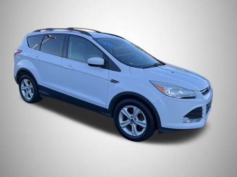 Used 2016 Ford Escape SE w/ Equipment Group 201A image 8