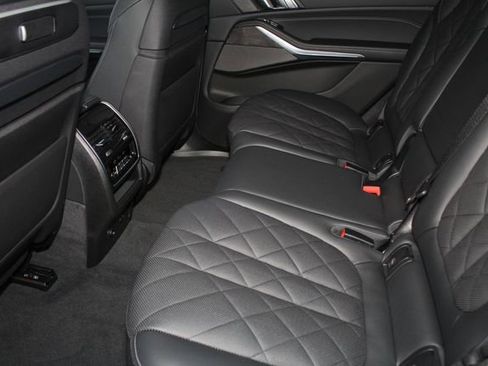 Used 2025 BMW X7 xDrive40i w/ Executive Package image 25