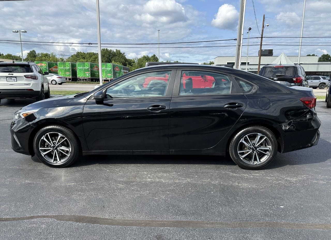 Used 2023 Kia Forte LXS w/ LXS Technology Package FWD image 9