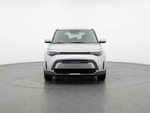 Used 2025 Kia Soul LX w/ LX Technology Package FWD image 2