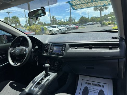 Used 2022 Honda HR-V LX image 25