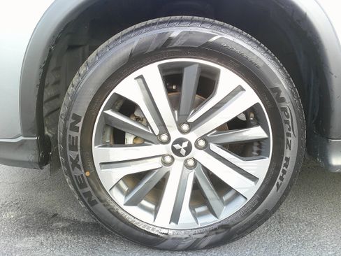 Used 2024 Mitsubishi Outlander Sport 2.0 image 12