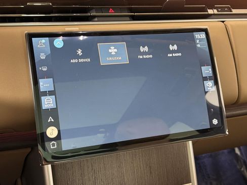 New 2026 Land Rover Range Rover SE image 17