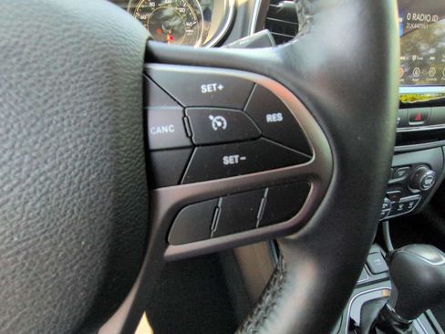 Used 2019 Jeep Cherokee Limited AWD/4WD image 24