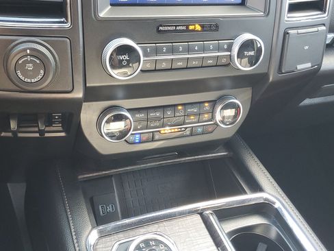 Used 2021 Ford Expedition Limited AWD/4WD image 18