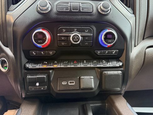 Used 2020 GMC Sierra 1500 Denali image 28