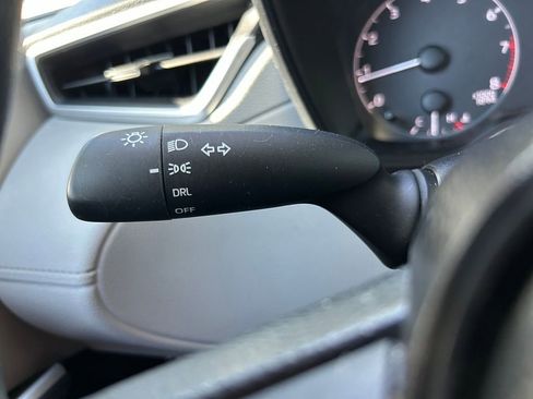 Used 2025 Toyota Corolla Cross L FWD image 21