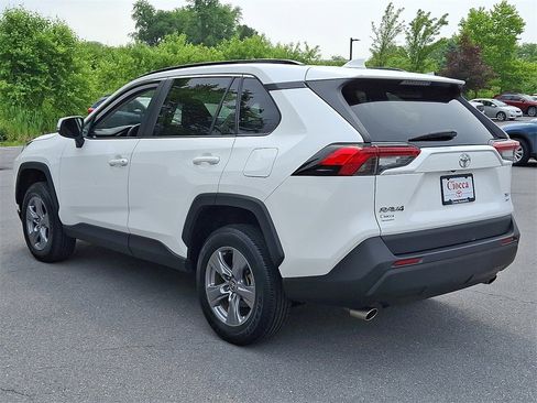 Used 2022 Toyota RAV4 XLE image 7