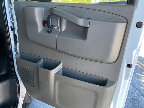 Used 2022 Chevrolet Express 2500 w/ Enhanced Convenience Package RWD image 32