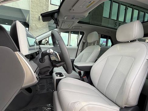 Used 2024 Hyundai Ioniq 5 Limited image 16