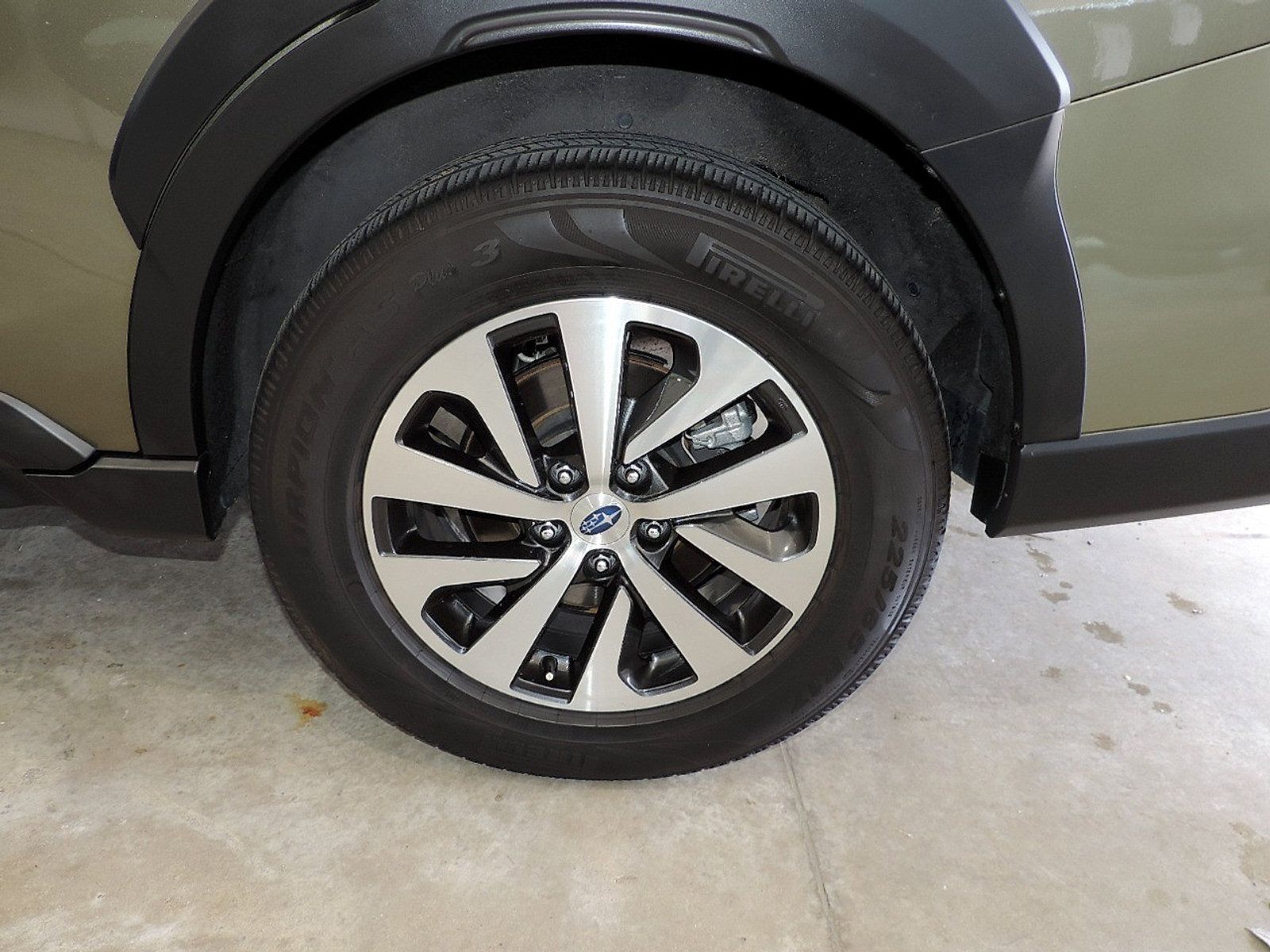 Used 2024 Subaru Outback Premium AWD/4WD image 9