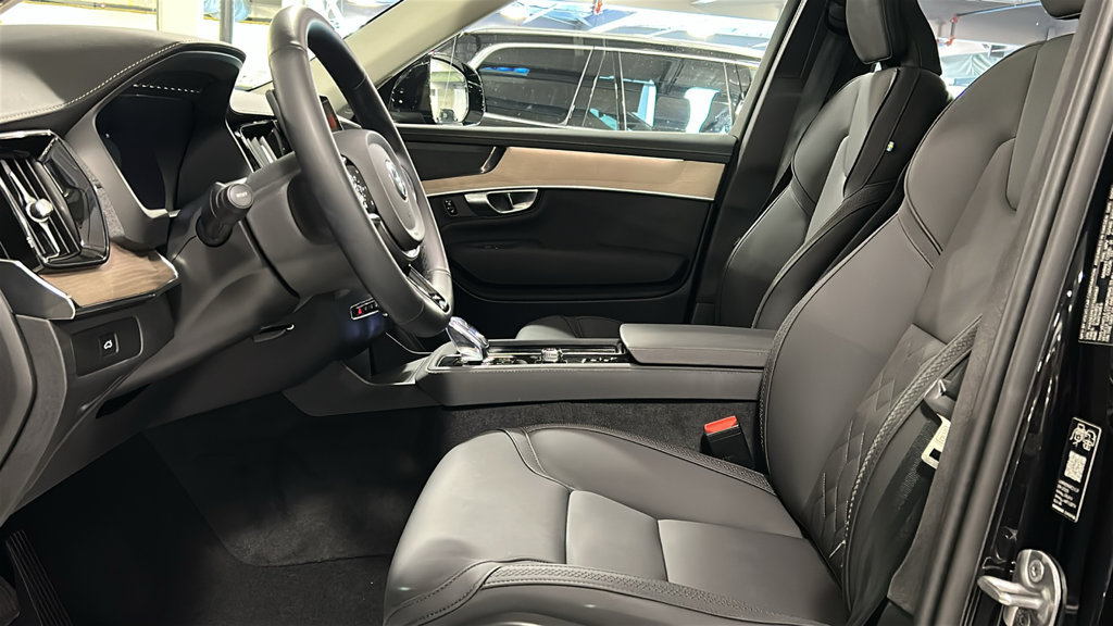 Used 2026 Volvo XC90 B6 Plus w/ Protection Package Premier AWD/4WD image 10