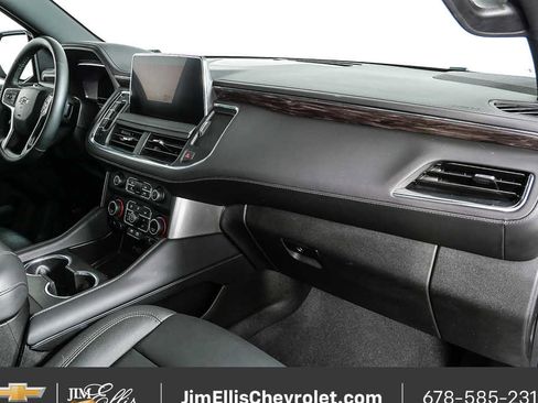 Used 2024 Chevrolet Suburban Z71 w/ Luxury Package image 25