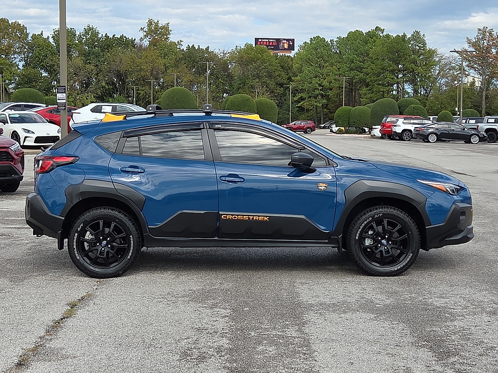 Used 2024 Subaru Crosstrek 2.5i Wilderness w/ Crosstrek Mirror Package AWD/4WD image 6