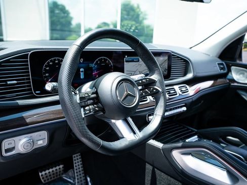 Used 2024 Mercedes-Benz GLS 450 4MATIC image 26
