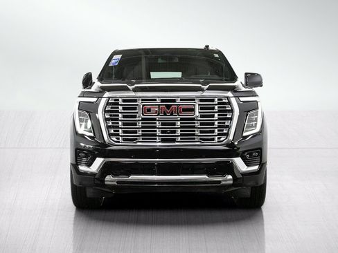 Used 2025 GMC Yukon XL Denali w/ Sun & Power Step Package AWD/4WD image 8