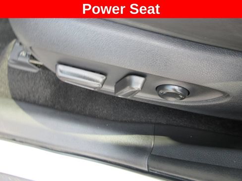 Used 2022 Toyota RAV4 XLE Premium AWD/4WD image 24